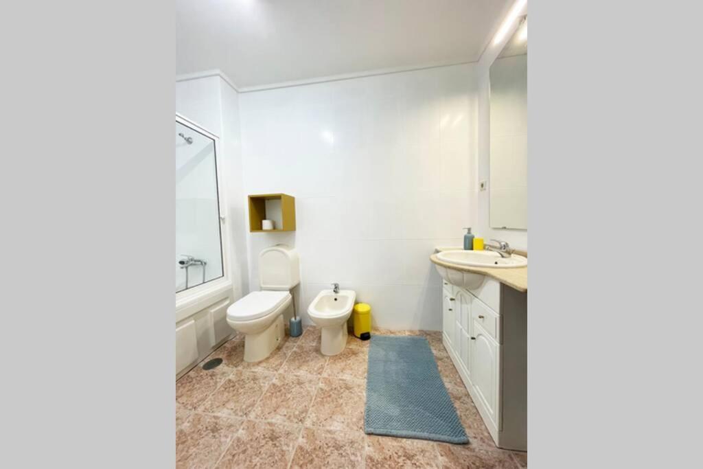 Yellow House Aveiro Smart Tv And Garage Exterior foto